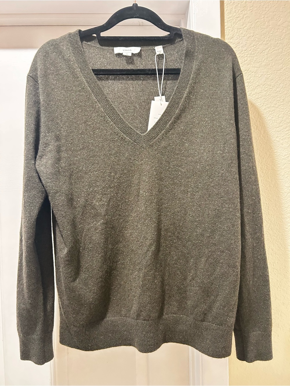 Vince Olive Green V-Neck Cashmere Sweater - Picture 9 of 9